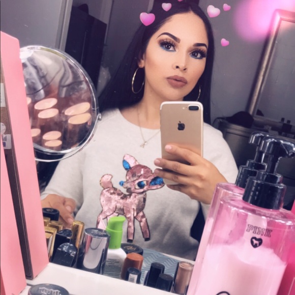 Profile Picture of Adriana Giner (@adryginer1715) on Poshmark
