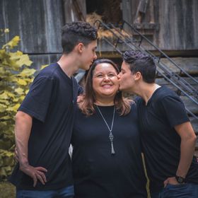 Profile Picture of Dee Jeffers Bartholomew (@deeabarth) on Pinterest