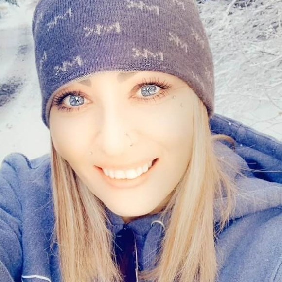 Profile Picture of Summer Wafford (@wafford53) on Poshmark