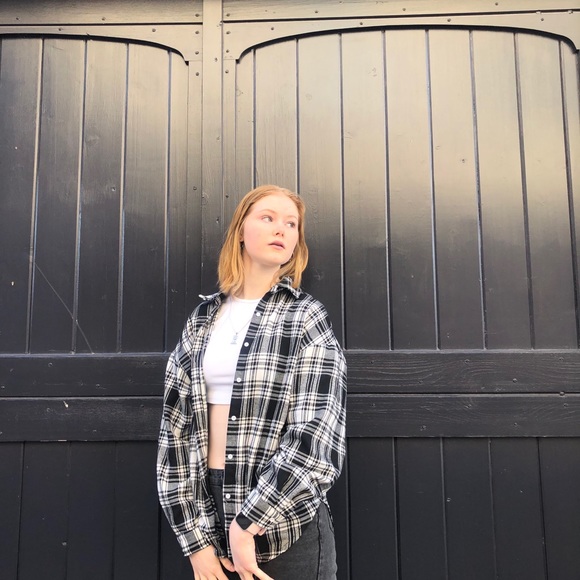 Profile Picture of Robin Schulte (@robin_schulte) on Poshmark