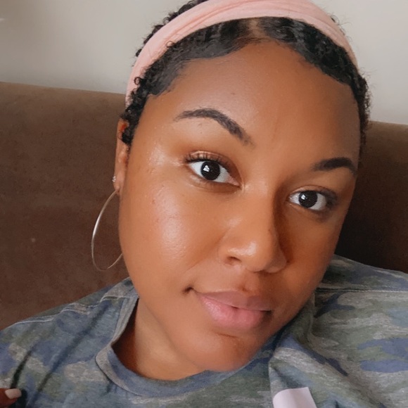 Profile Picture of Joequetta Sorrells (@joeekq) on Poshmark