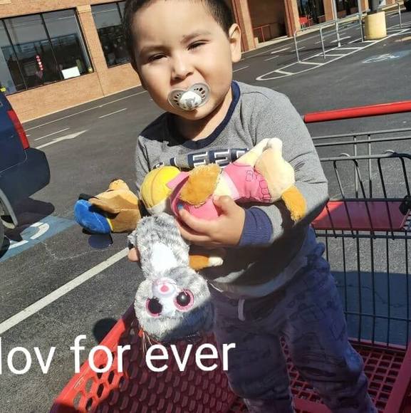 Profile Picture of Carlos Mendez (@luisvasquez169) on Poshmark