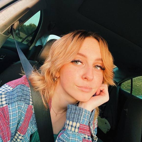 Katelyn Conaway - Poshmark Profile Picture of Katelyn Conaway (@toxicckatie) on Poshmark