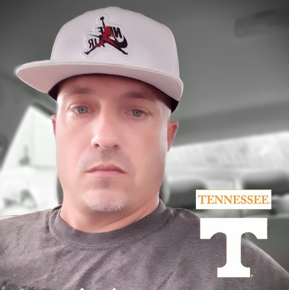 Profile Picture of Brian Bishop (@brianbishop768) on Poshmark