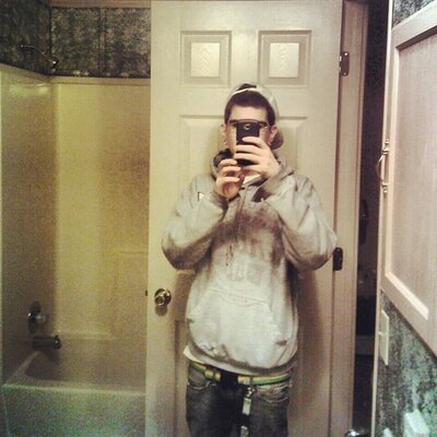 Profile Picture of Daniel Voss Hedrick (@TubeTopDanny) on Twitter