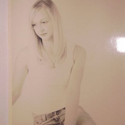 Profile Picture of Leanne Simms (@hotluck1980) on Twitter