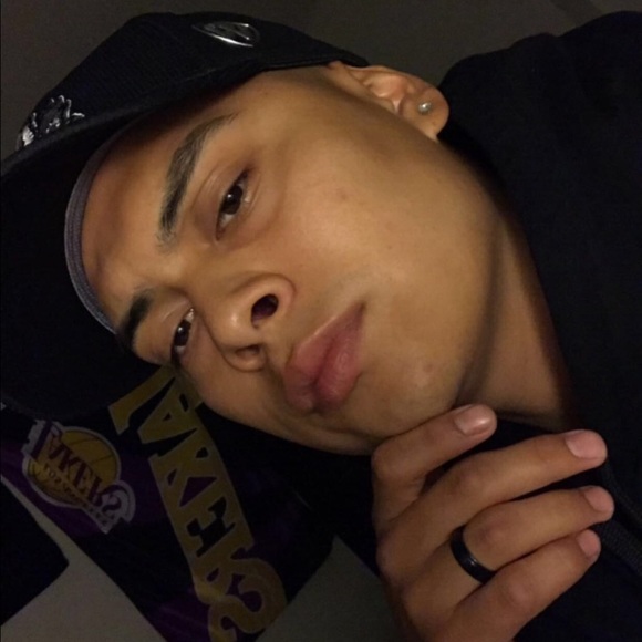 Profile Picture of Pedro Cuevas (@pesos32) on Poshmark