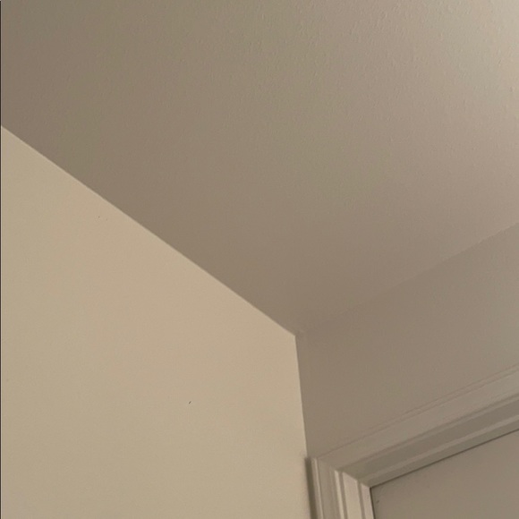 Profile Picture of Noel Perez (@noelp150) on Poshmark