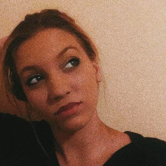 Profile Picture of Tori Harrington (@_toriharrington) on Poshmark