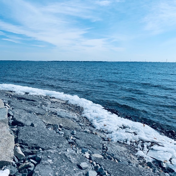 Profile Picture of Samantha Fenwick (@samantha161d) on Poshmark