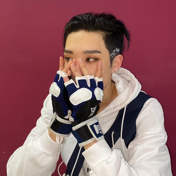 Profile Picture of Quan Perong (@laola0) on Poshmark