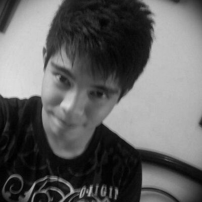 Profile Picture of Michael Rosal (@michaelooks) on Twitter