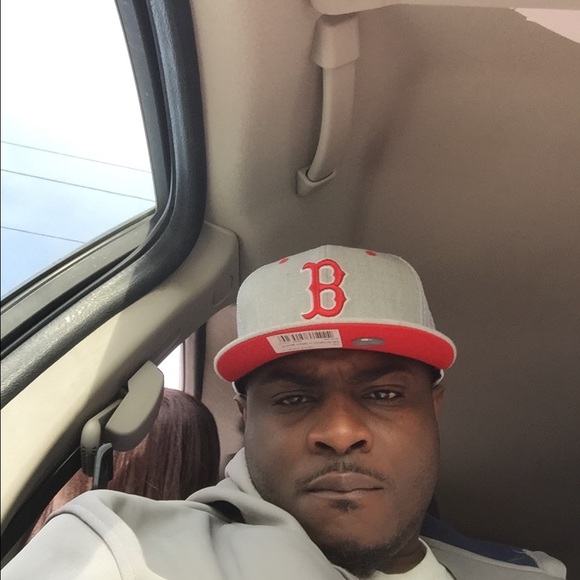 Lonnie Davis - Poshmark Profile Picture of Lonnie Davis (@lhodges385) on Poshmark