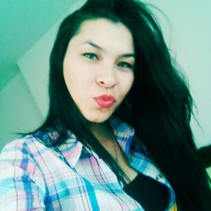 Profile Picture of Laura Urrego (@lauraurrego7) on Twitter
