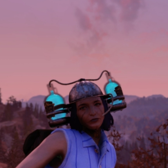 Profile Picture of Jessica Mineo (@jessybearfa) on Poshmark