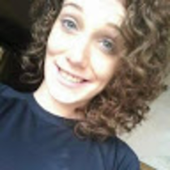 Profile Picture of Tayanna Degolyer (@tayannadegolyer) on Poshmark