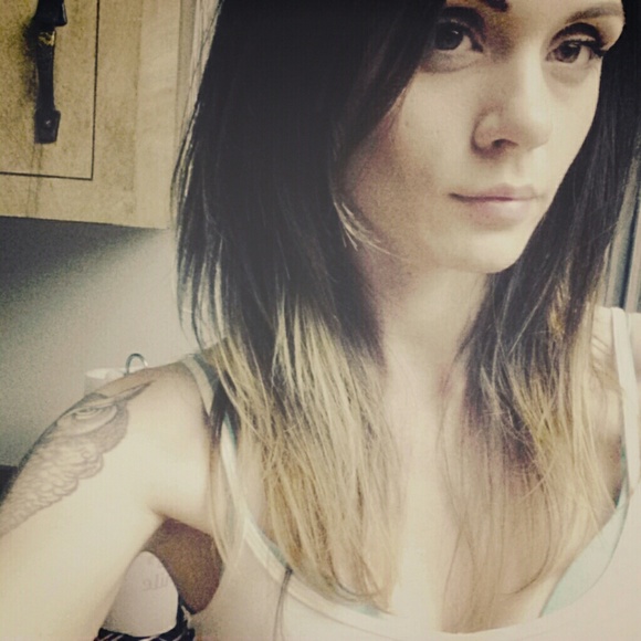 Profile Picture of Sarah Hefele (@meowsarahmeow) on Poshmark