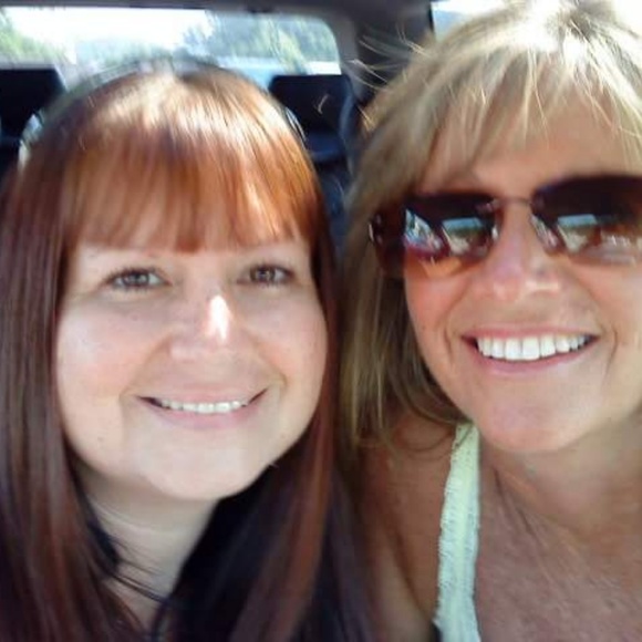 Profile Picture of Richelle Clemow (@rclemow3) on Poshmark