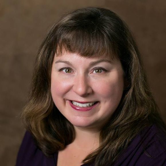 Profile Picture of Lisa Huang (@lshnunabeeswax) on Poshmark