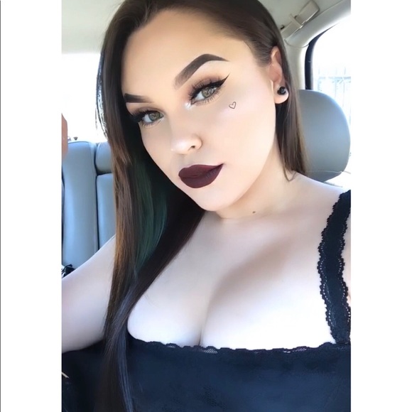 Profile Picture of Tiffany Galvan (@tiffanycgalvan) on Poshmark