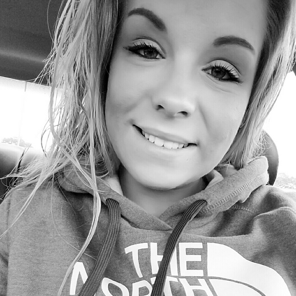 Profile Picture of Dana Swagler (@dswagler) on Poshmark