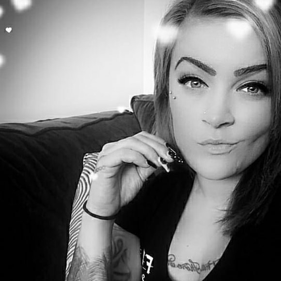 Profile Picture of Krystal Noell (@krystalnoell) on Poshmark