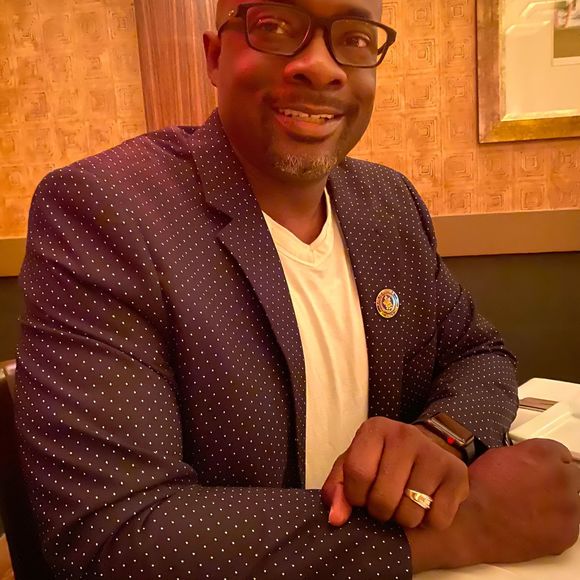 Profile Picture of Christopher Sanders (@christophers688) on Poshmark