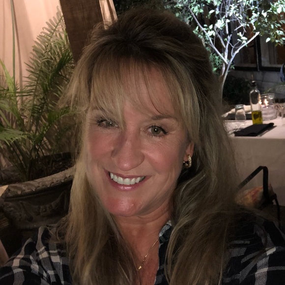 Profile Picture of Nary nell Degenhart (@mndegenhart) on Poshmark