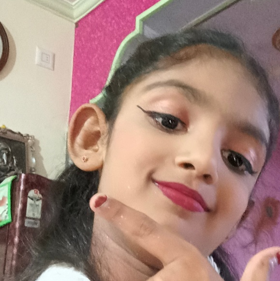 Profile Picture of Vinutha Vinutha (@vinuthav923) on Poshmark