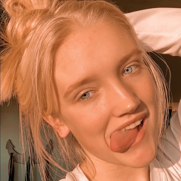 Profile Picture of Hayden Burgess (@haydenburgess) on Poshmark