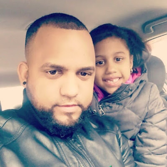Profile Picture of Ea Adames (@elvin2486) on Poshmark