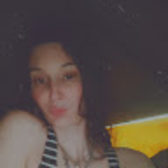 Profile Picture of Katherine Reidinger (@katherinerei275) on Poshmark