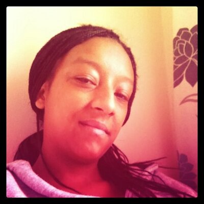 Profile Picture of Carly Rees (@eyeslike_stars) on Twitter