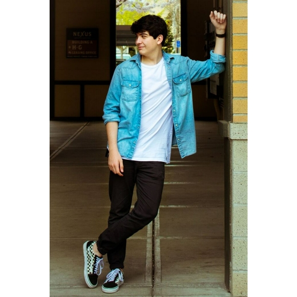 Profile Picture of Will Mitchell (@will3398) on Poshmark