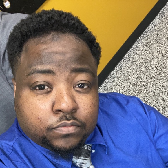 Profile Picture of Lamarcus Wallace (@lamarcuswallace) on Poshmark