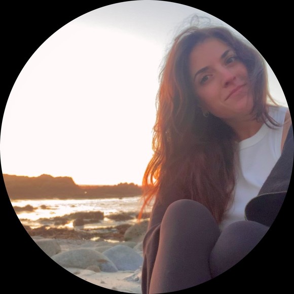 Profile Picture of Dana Weinberg (@danaweinberg) on Poshmark