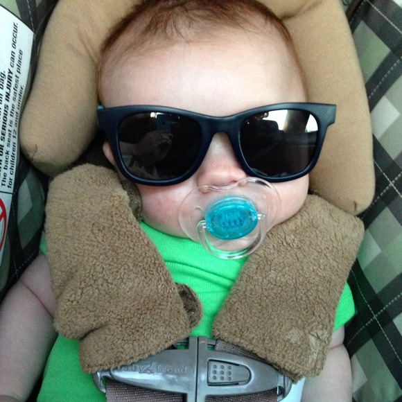 Profile Picture of Whitney Meyer (@whitneynicole33) on Poshmark