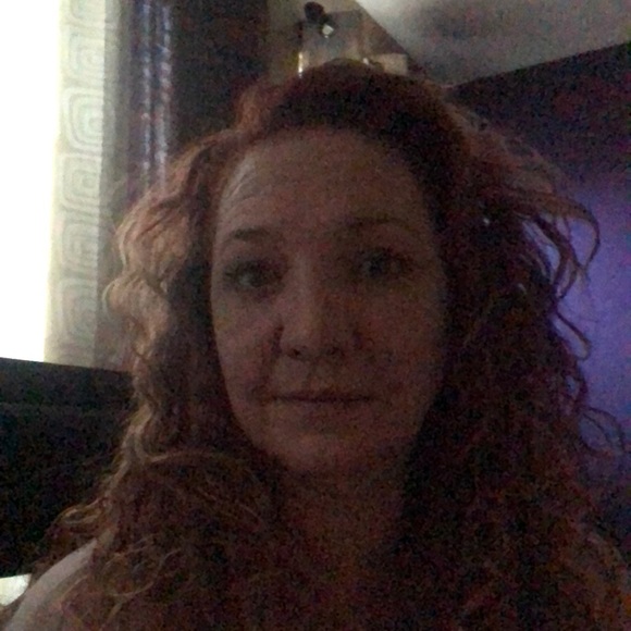 Profile Picture of Steph Mansell (@steph_mansell) on Poshmark