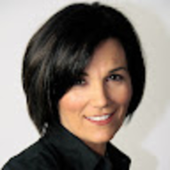 Profile Picture of Paula George (@psgeorgec21) on Poshmark