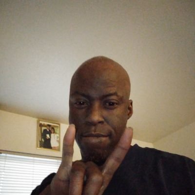 Profile Picture of Eric L. Holley (@poppa29) on Twitter