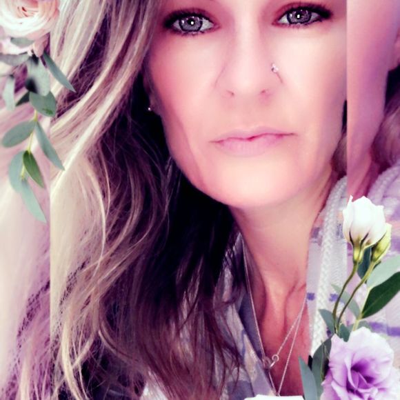 Profile Picture of Ashlee Robilotto (@robilotton) on Poshmark