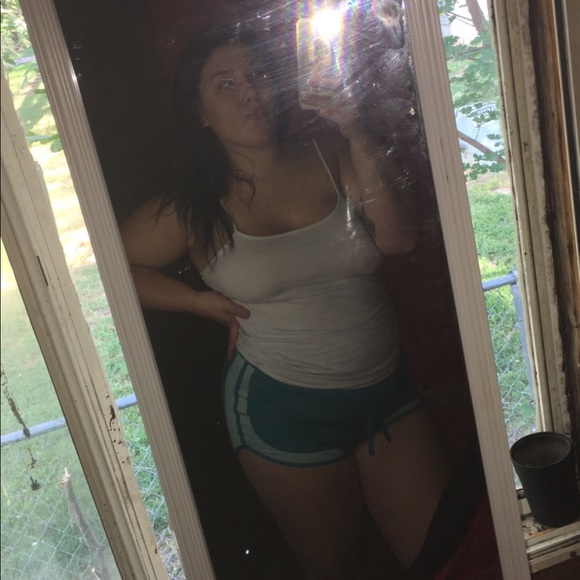 Profile Picture of Therese Giacopello (@therese8399) on Poshmark