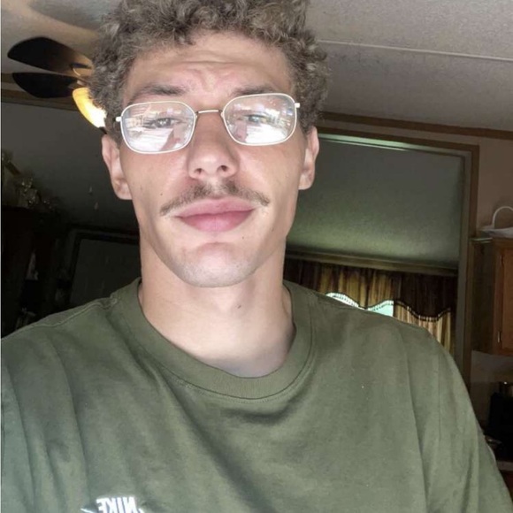 Profile Picture of Andre Oepping (@andre_oepping) on Poshmark