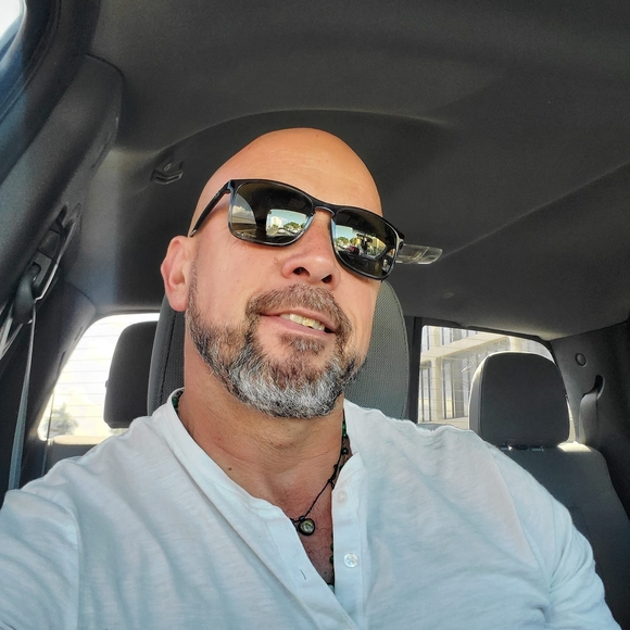 Profile Picture of Alberto Campillo (@campilloalberto) on Poshmark