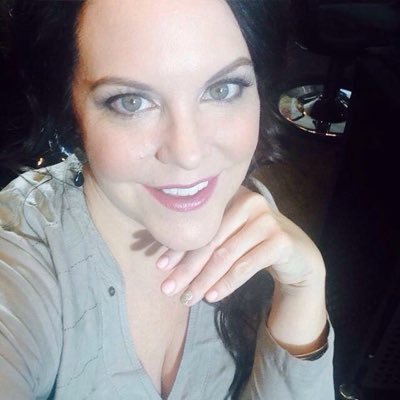 Profile Picture of Kelly Crosbie (@kellyjcrosbie) on Twitter
