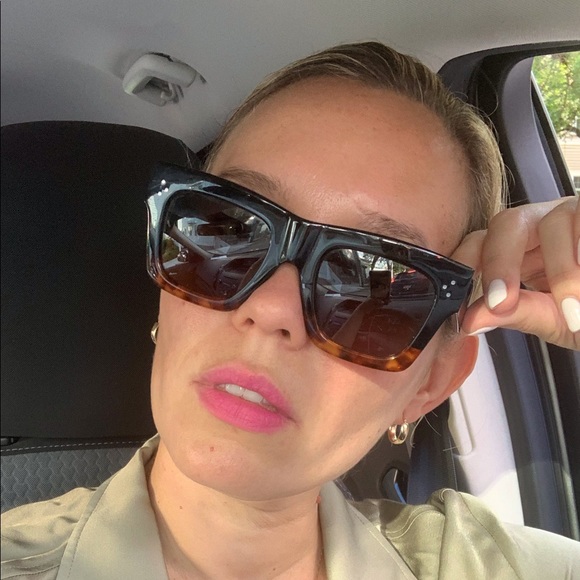 Profile Picture of Amelia Caflisch (@ameliacaflisch) on Poshmark