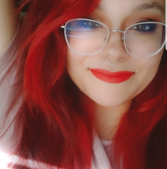 Profile Picture of Kellie Bronson (@kelliemarie97) on Poshmark