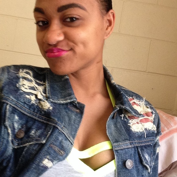 Profile Picture of Sade Allen (@sallen1079) on Poshmark