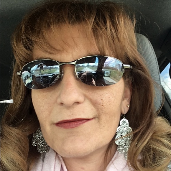Profile Picture of Cassandra Wuensch (@casswuensch) on Poshmark
