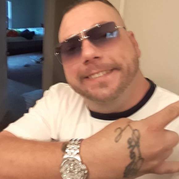 Profile Picture of Darrell Belken (@darrell_belken) on Poshmark